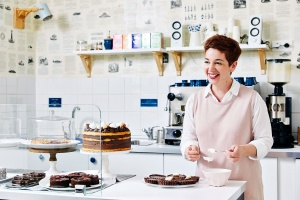 Cake poppá változott klasszikusok - Márk Szonja, a fanatikus cukrász bemutatója