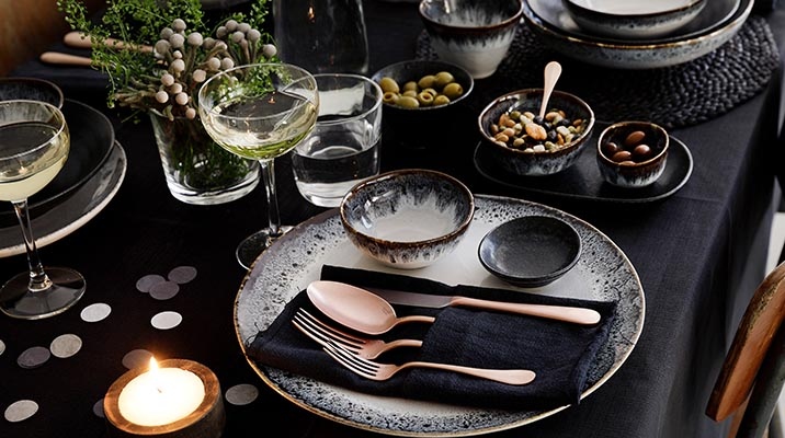 European-Japanese fusion design in dinnerware at the stand of Orientalshop.hu