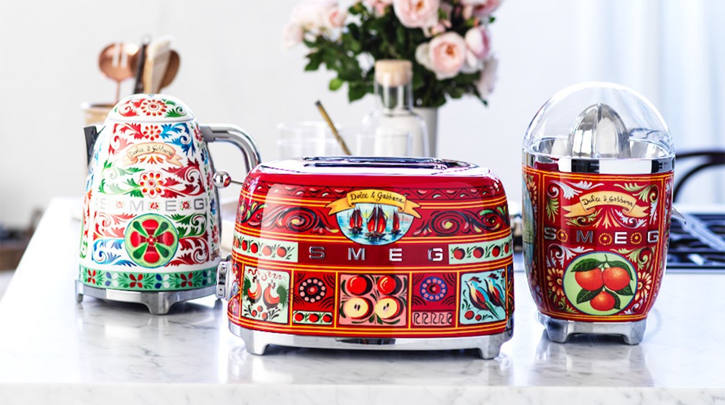 Luxury in the kitchen: Discover the Dolce & Gabbana x Smeg collection!