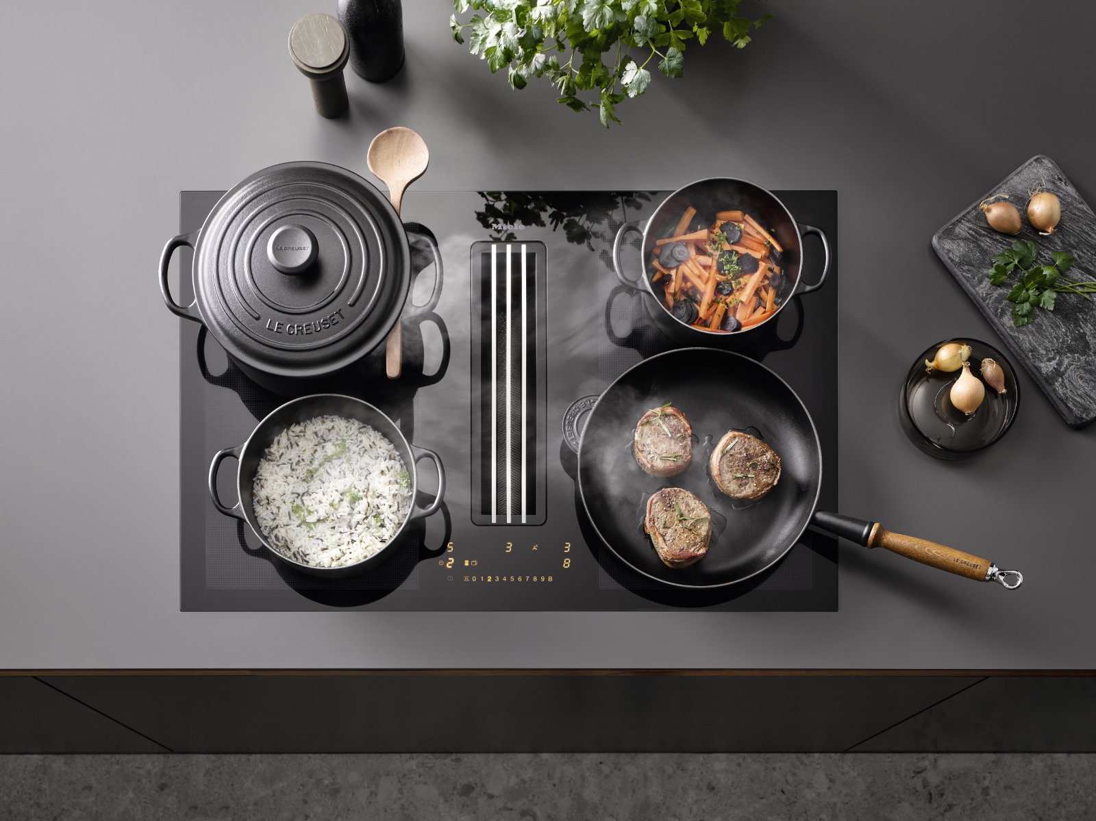 Sophisticated design and functionality with the new Miele 2in1 induction hob 