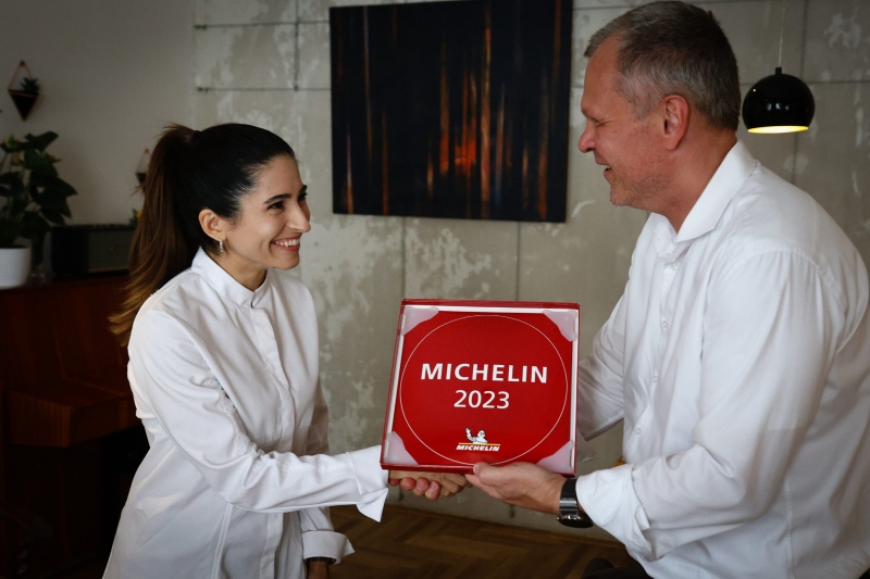 “Nem számítottunk rá, hogy lakásétteremként felkerülhetünk a Michelin radarjára” - interjú Kiss Zaidával, az Év Fiatal Séfjével