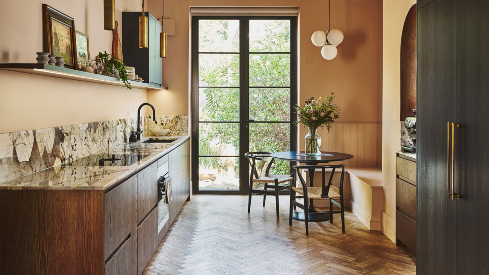 A nyugodt luxus és a praktikus elegancia találkozik a 2026-os konyhatrendekben