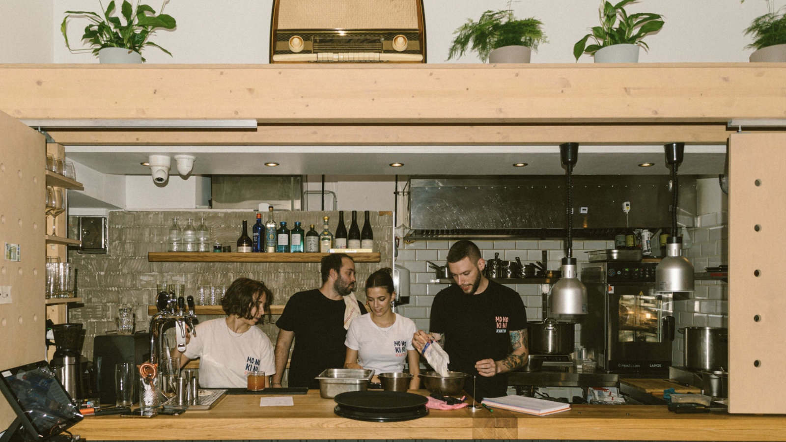 Kocsmahangulatú fine dining – japán-spanyol fúzióval érkezik a Monokini Kantin a Konyhakiállításra